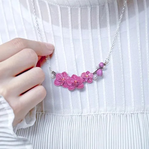 We offer shipping of gifts and souvenirs to international destinations.